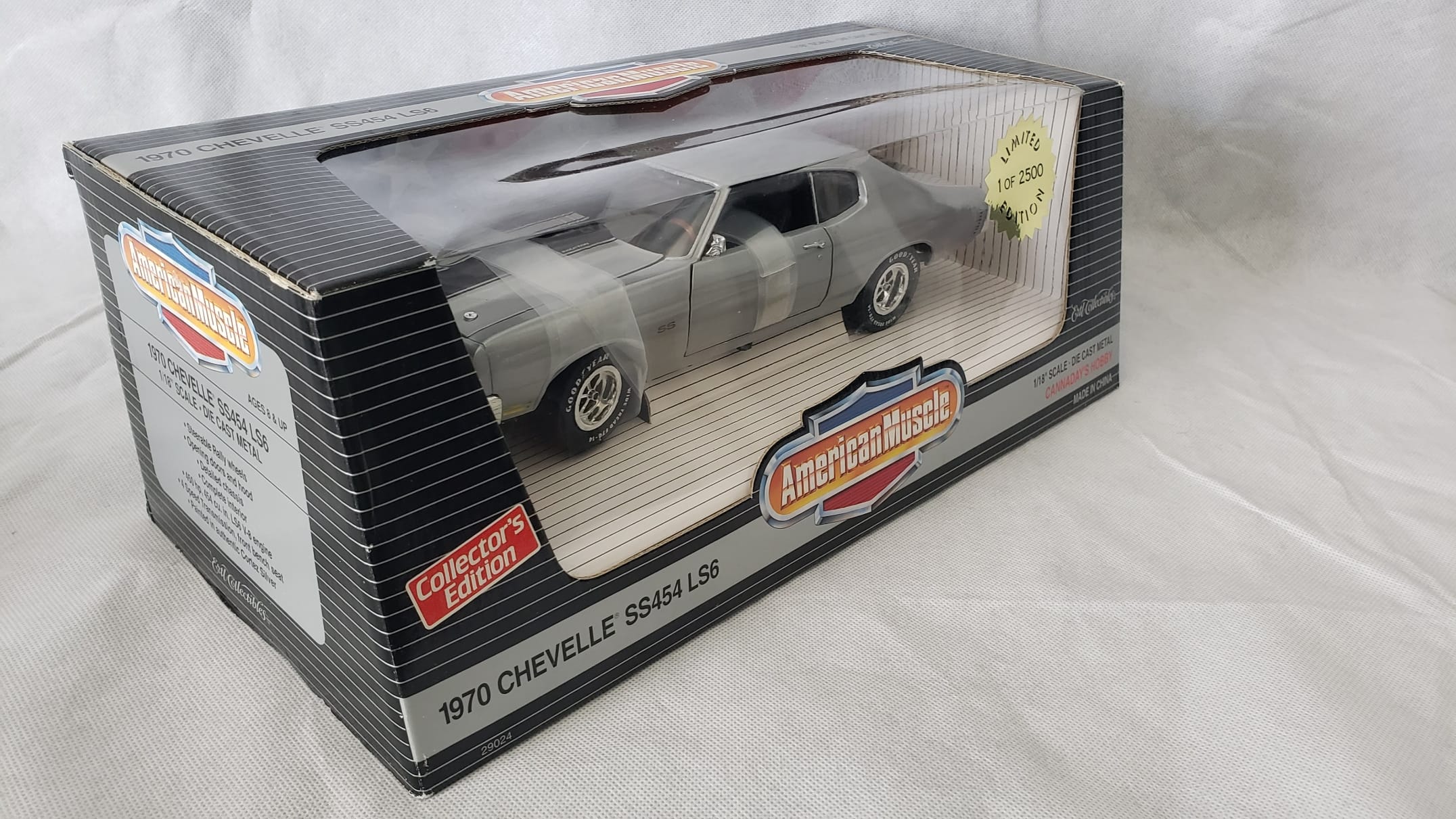 Ertl American Muscle 1:18 Diecast 1970 Chevy Chevelle SS – Silver - Image 14