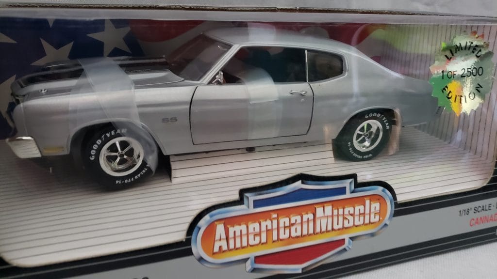 Ertl American Muscle 1:18 Diecast 1970 Chevy Chevelle SS – Silver - Image 16