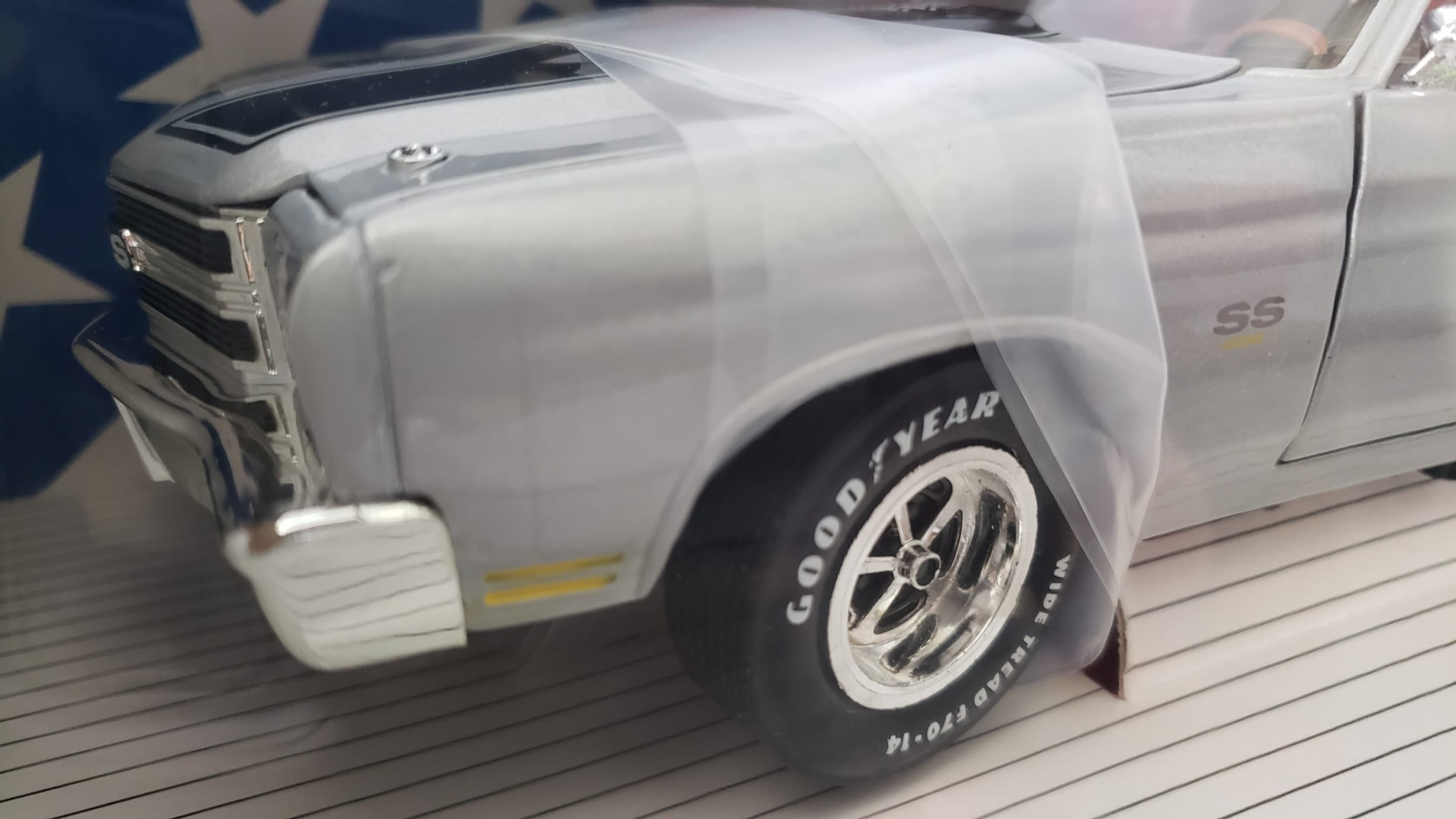 Ertl American Muscle 1:18 Diecast 1970 Chevy Chevelle SS – Silver - Image 10