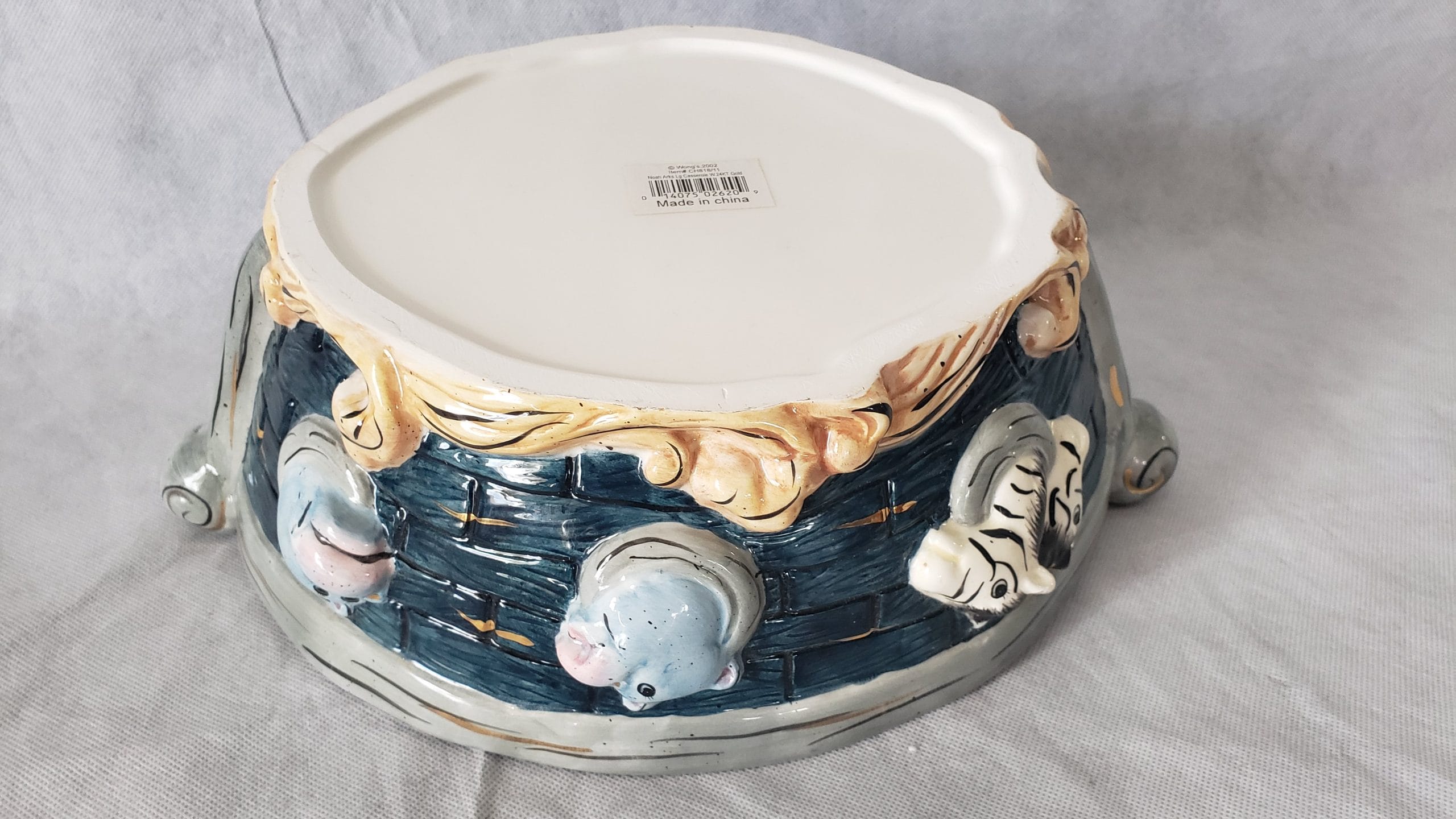 Ceramic Noah’s Ark Casserole Bowl – Decorative Serveware – Storybook Design - Image 11