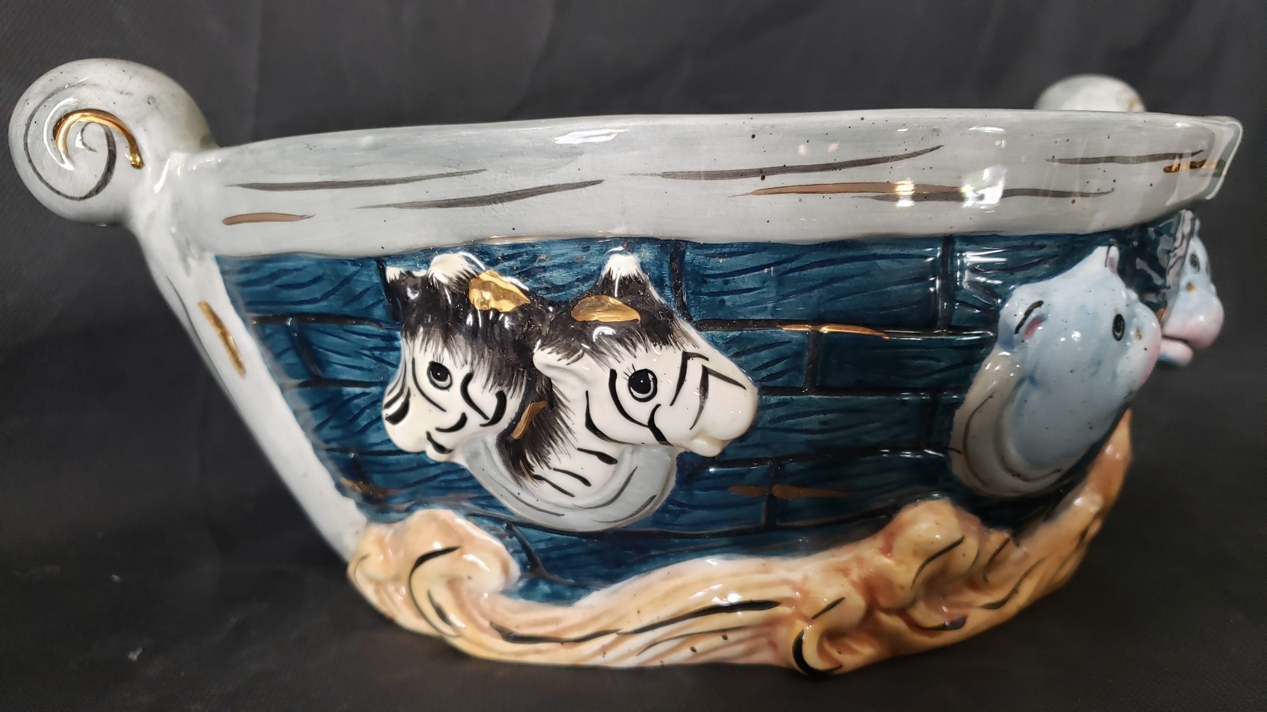 Ceramic Noah’s Ark Casserole Bowl – Decorative Serveware – Storybook Design - Image 14