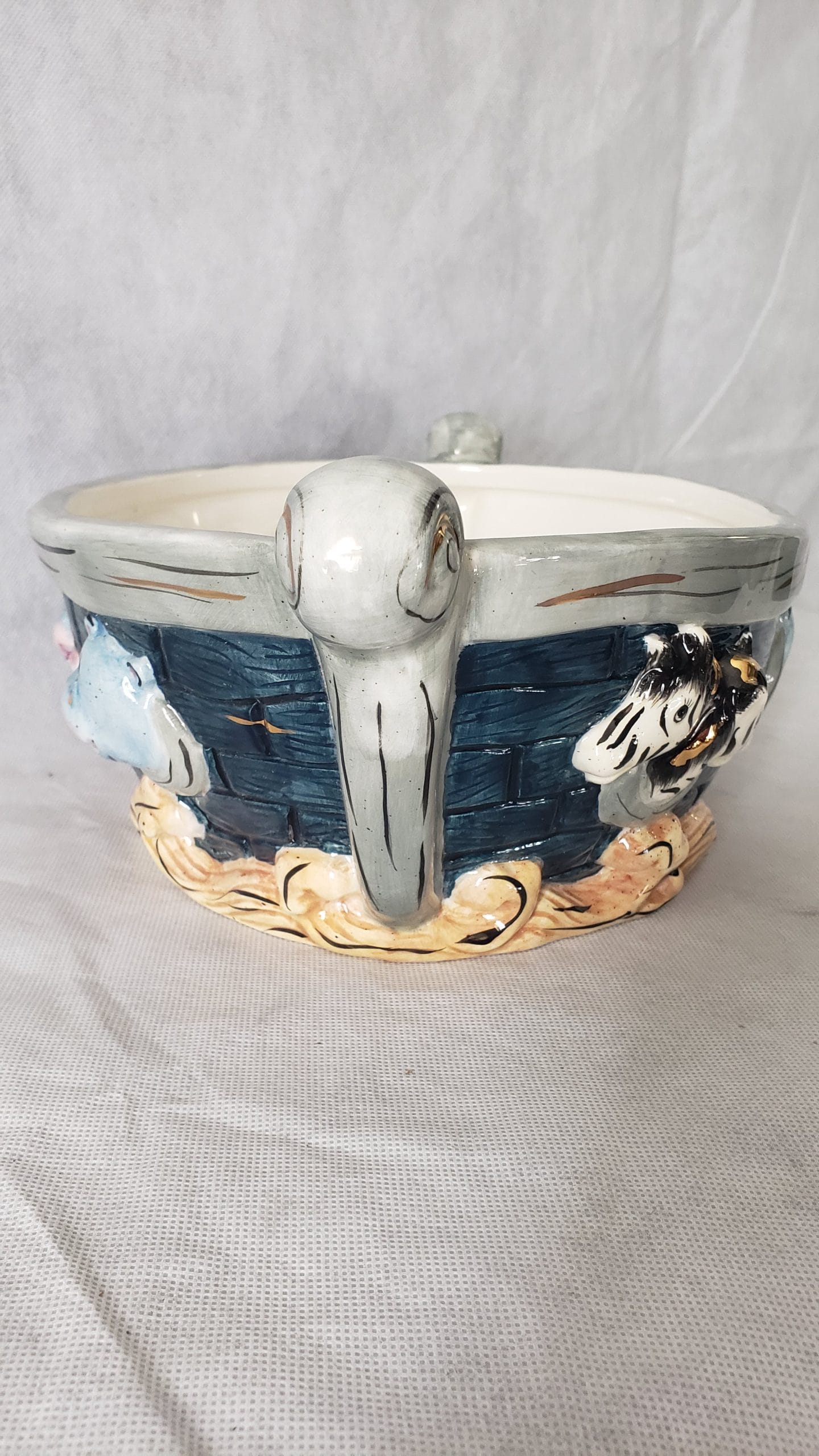 Ceramic Noah’s Ark Casserole Bowl – Decorative Serveware – Storybook Design - Image 4