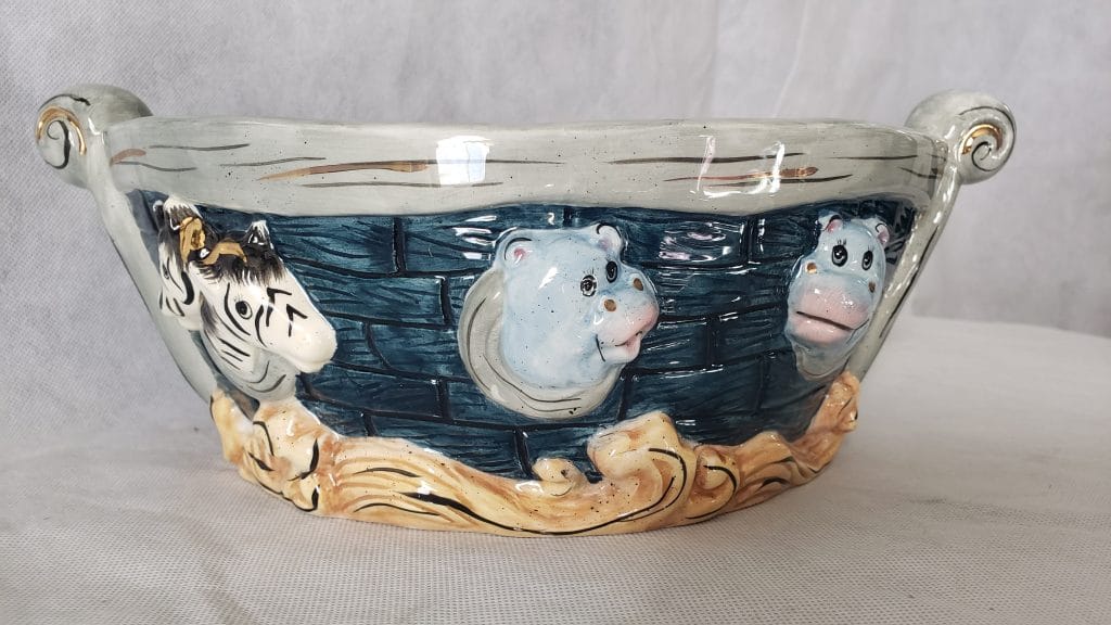 Ceramic Noah’s Ark Casserole Bowl – Decorative Serveware – Storybook Design - Image 6