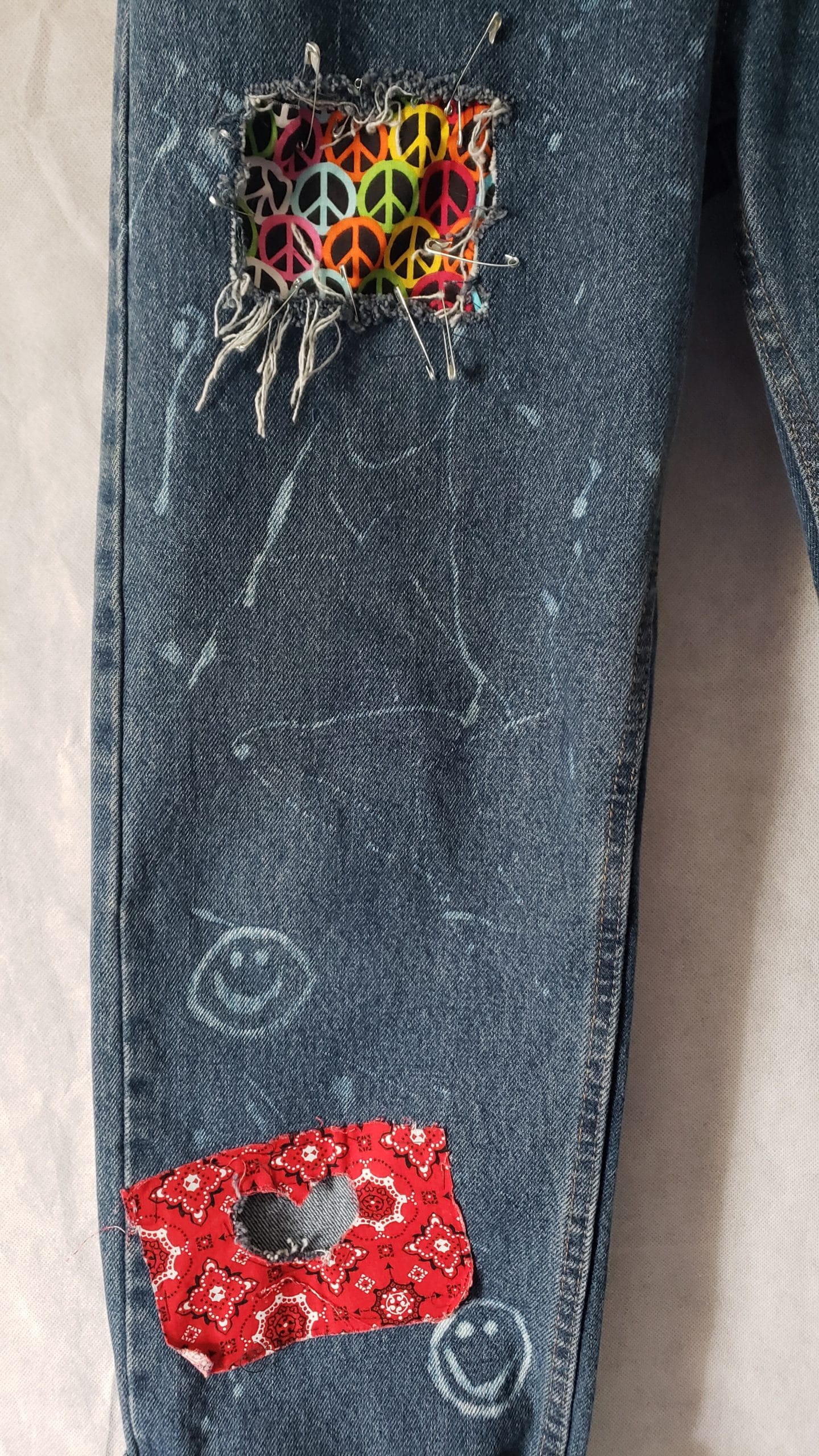 Men’s Upcycled Denim Jeans – Boho Patchwork Peace Wrangler Style – Size 32 - Image 4