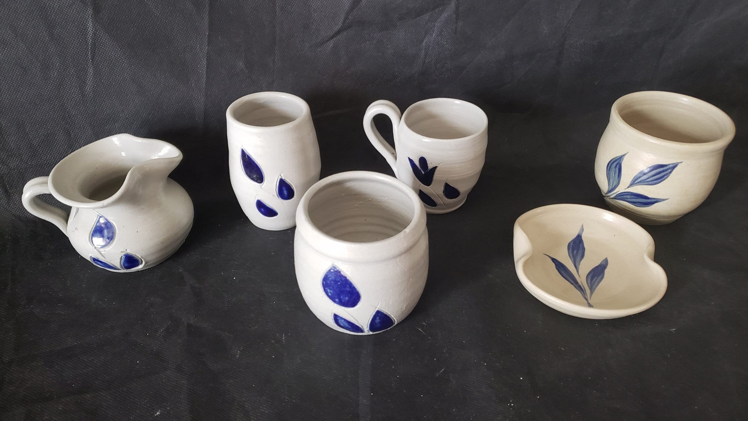 Vintage Williamsburg Blue Art Pottery Coffee Mug Tea Cup Creamer Sugar Bowl Set