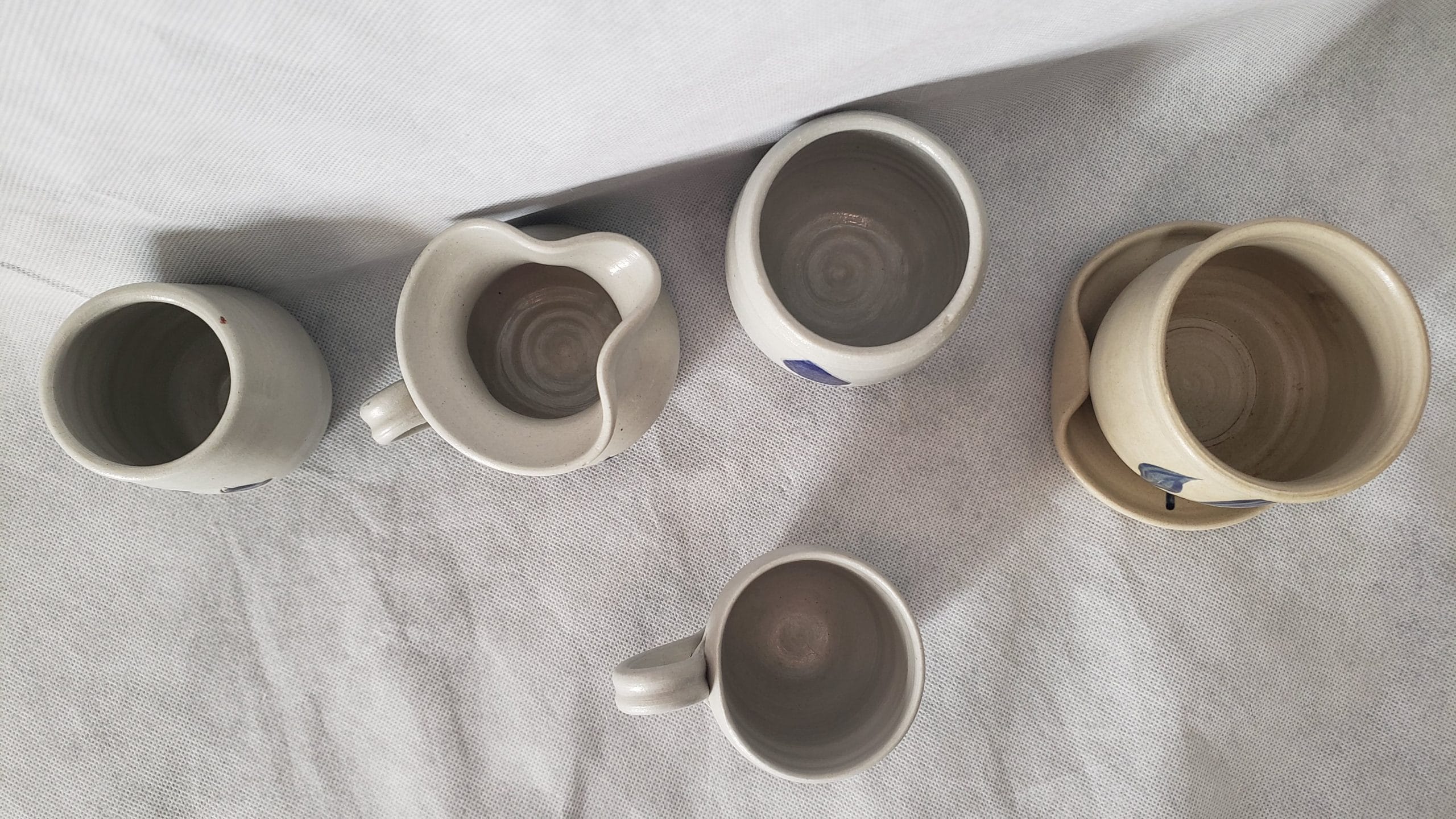 Vintage Williamsburg Cobalt Blue Pottery Tea Set – Leaf Design Cup, Creamer & Sugar - Image 20