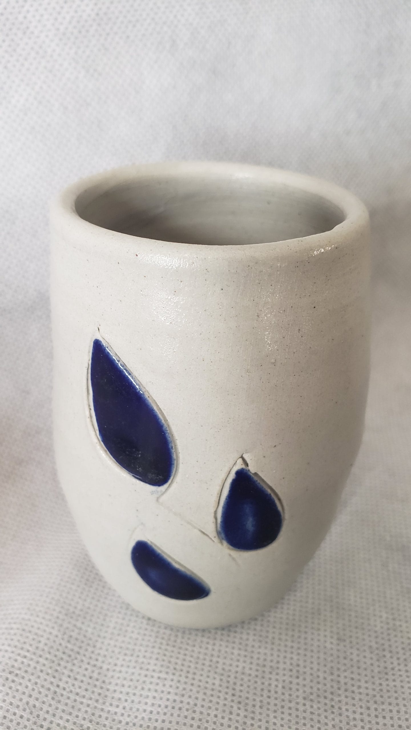 Vintage Williamsburg Cobalt Blue Pottery Tea Set – Leaf Design Cup, Creamer & Sugar - Image 23