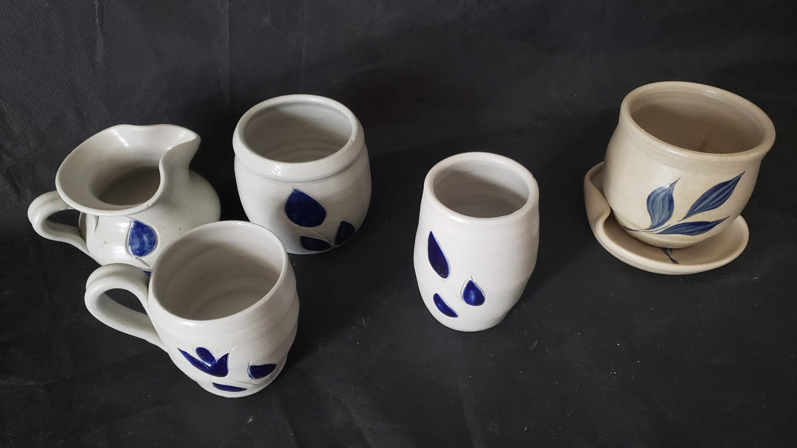 Vintage Williamsburg Cobalt Blue Pottery Tea Set – Leaf Design Cup, Creamer & Sugar - Image 5