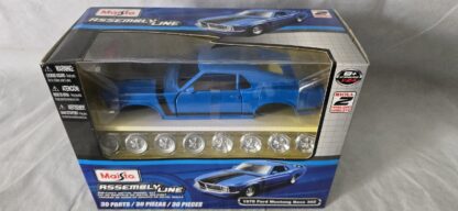 Blue 1970 Ford Mustang Boss 302 1:24 Scale Model Kit Diecast Toy Car Maisto - Image 24